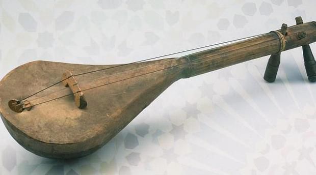 آلة موسيقية تقليدية مغربية تعكس التراث الموسيقي والثقافي