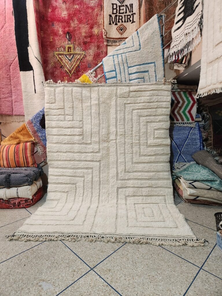 Tapis Beni Ourain blanc fait main par la Coopérative Bnimrir